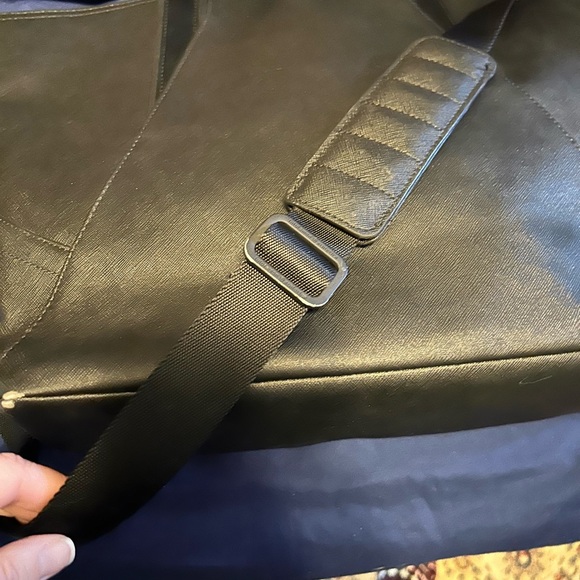 Lululemon Athletica Black Shoulder Bag - Picture 8 of 12